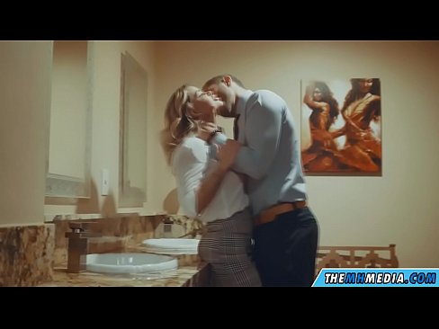 ❤️ Ko'krakli sarg'ish sizni jamoat hojatxonasida yo'ldan ozdirganda ❤ Super seks bizda uz.mysexgamer.ru ❌❤